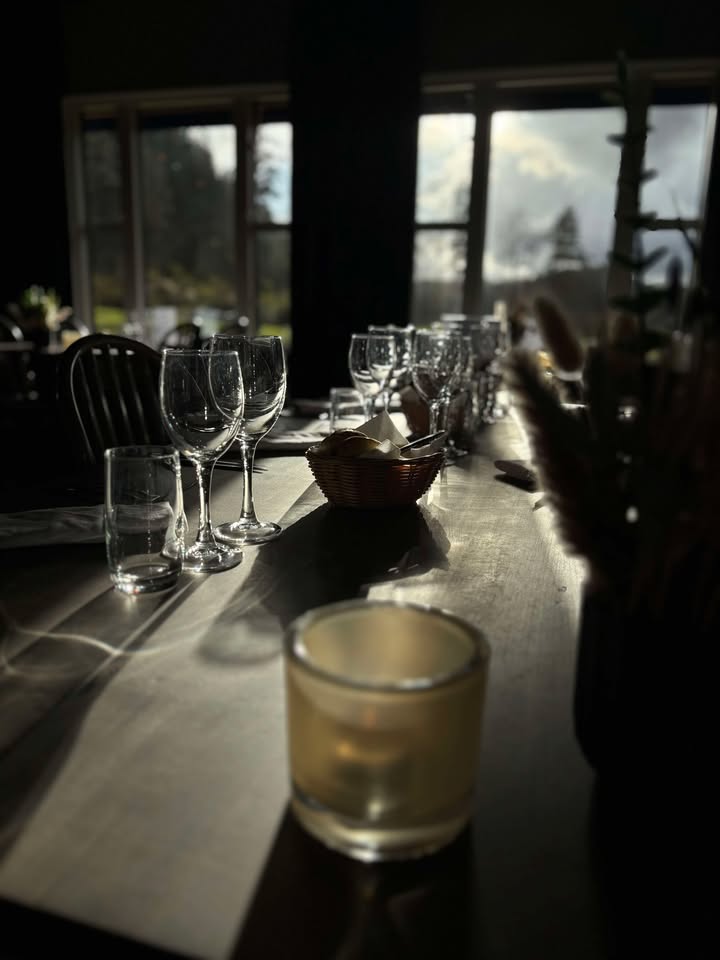 Uppdukat för Vårens Stora Primörfest med Sparris i fokus!